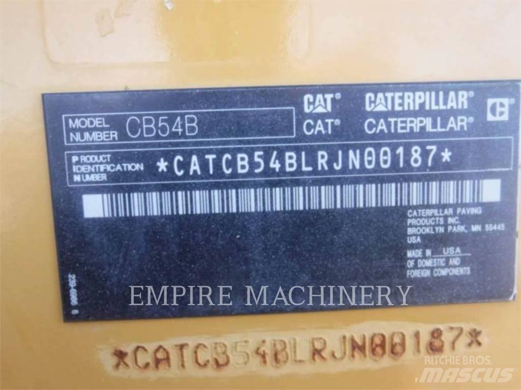 CAT CB54B 双轮压路机