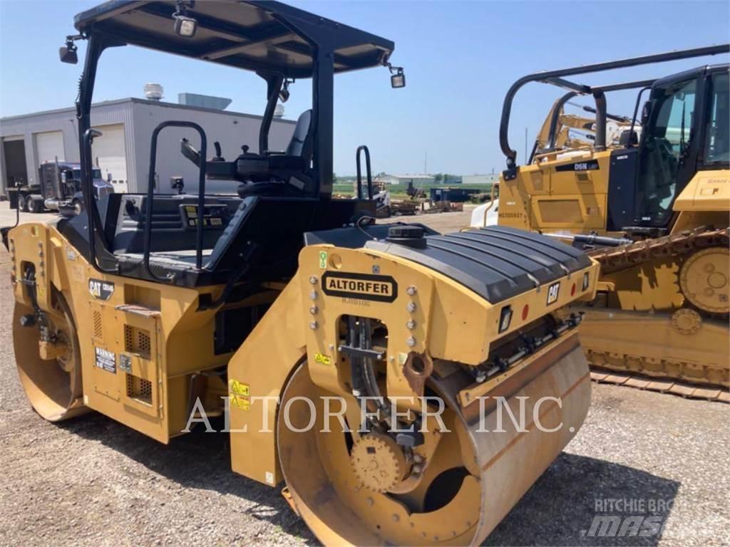 CAT CB54B 双轮压路机