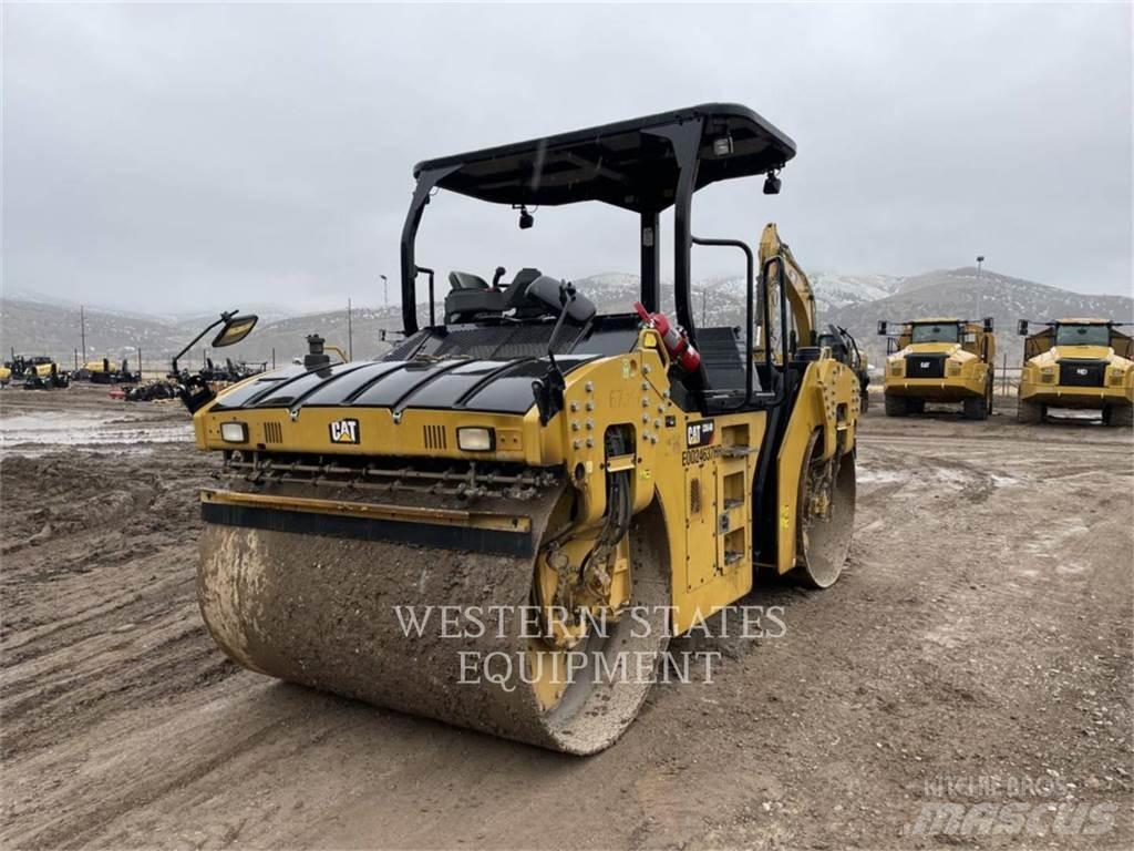 CAT CB64 双轮压路机