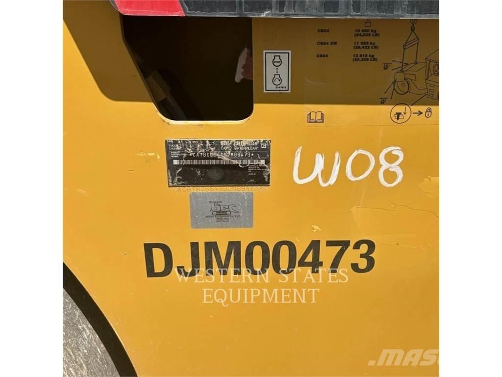 CAT CB64 双轮压路机