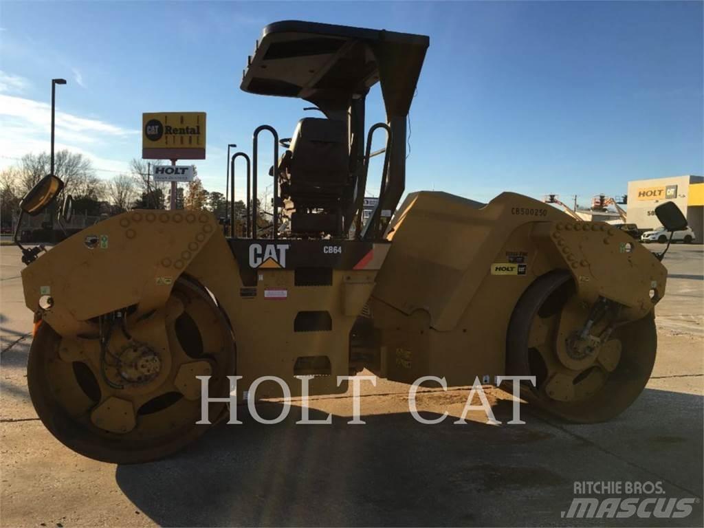 CAT CB64 单轮压路机