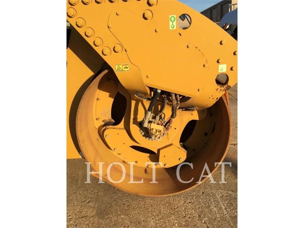 CAT CB64 单轮压路机