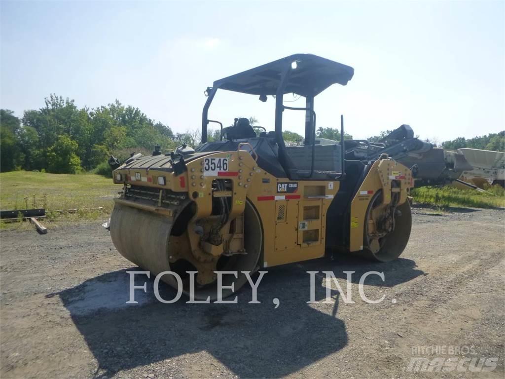 CAT CB64B 双轮压路机