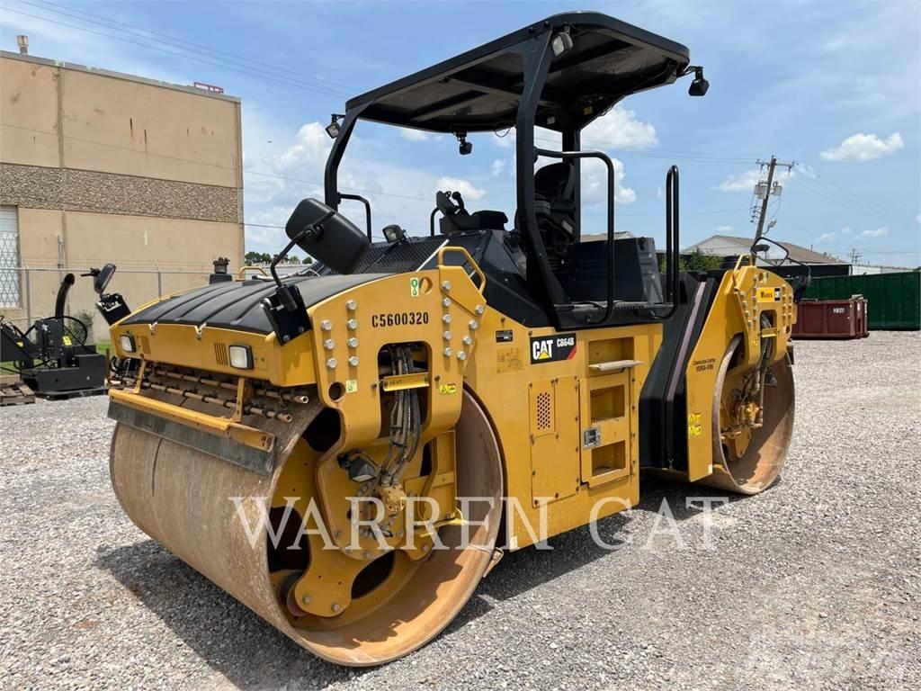 CAT CB64B 土壤压实机