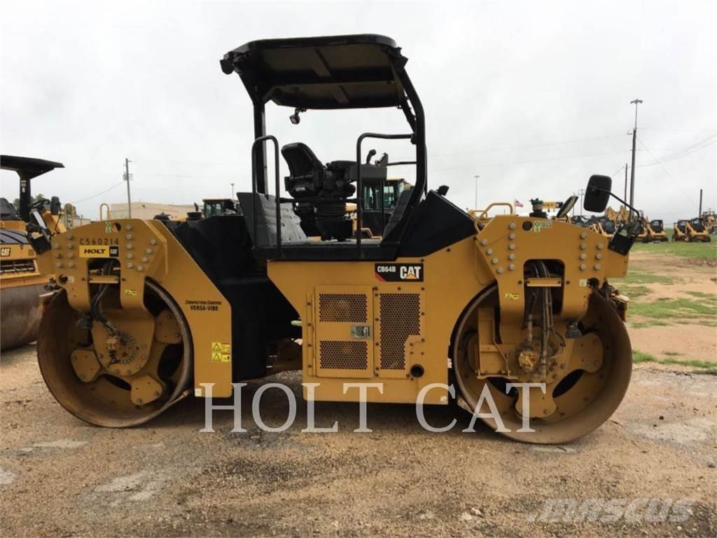 CAT CB64B 单轮压路机