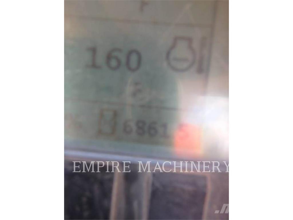 CAT CB66B 双轮压路机