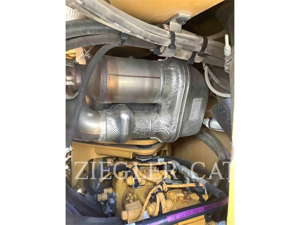 CAT CB68B 土壤压实机