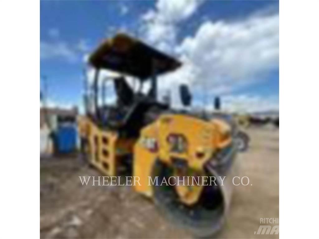 CAT CB7 双轮压路机