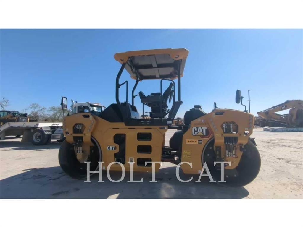 CAT CB7 单轮压路机