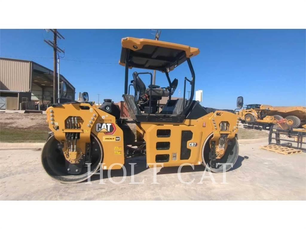 CAT CB7 单轮压路机