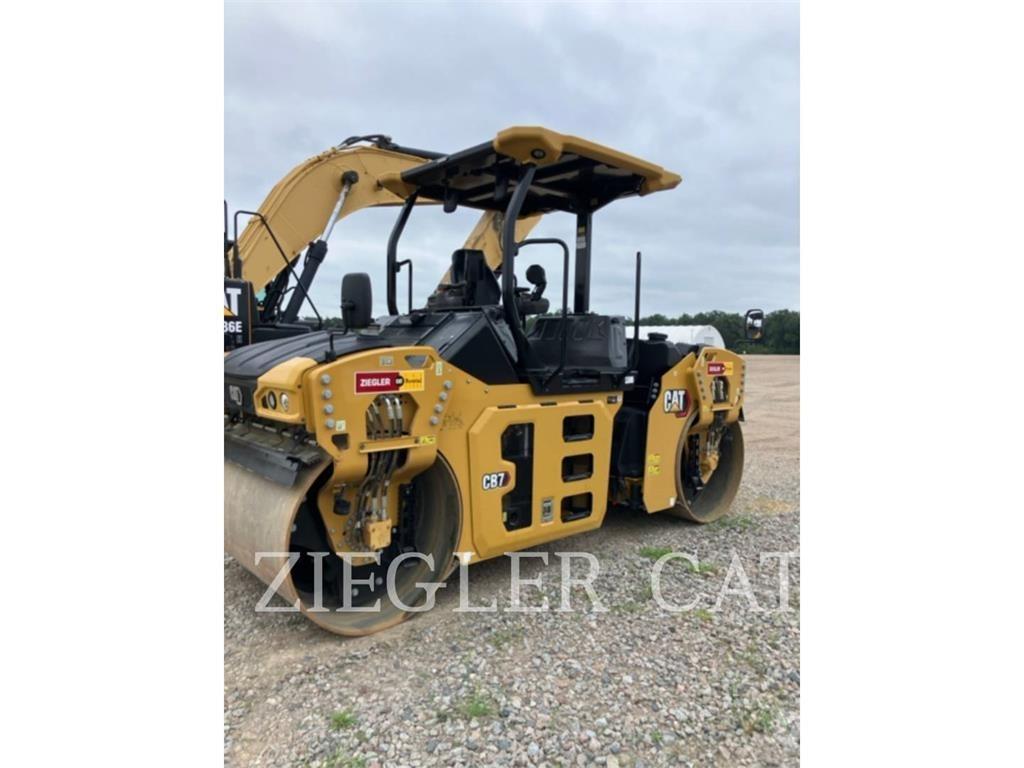 CAT CB7-02 土壤压实机