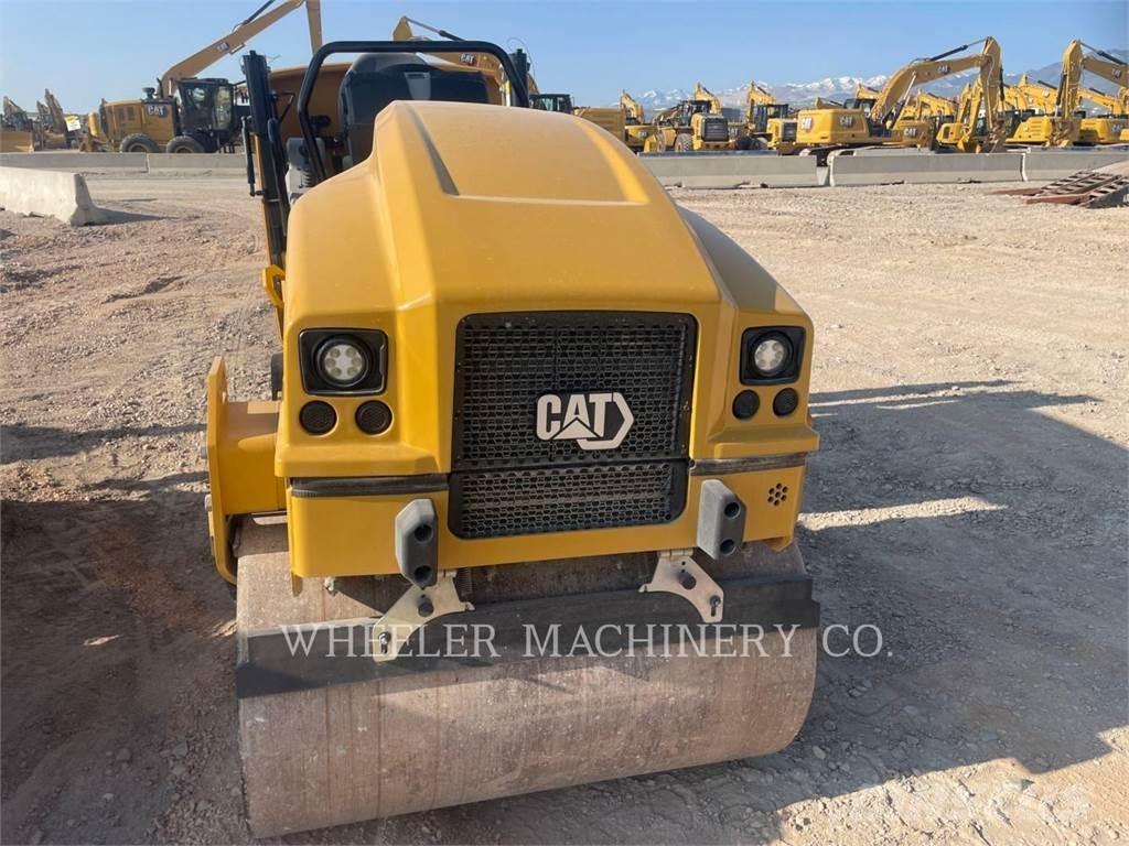 CAT CC2.7 复合式压路机