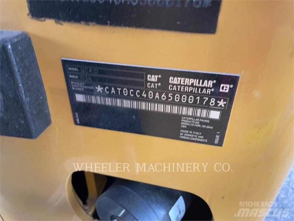 CAT CC4.0 复合式压路机