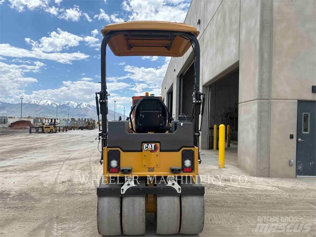 CAT CC4.0 复合式压路机