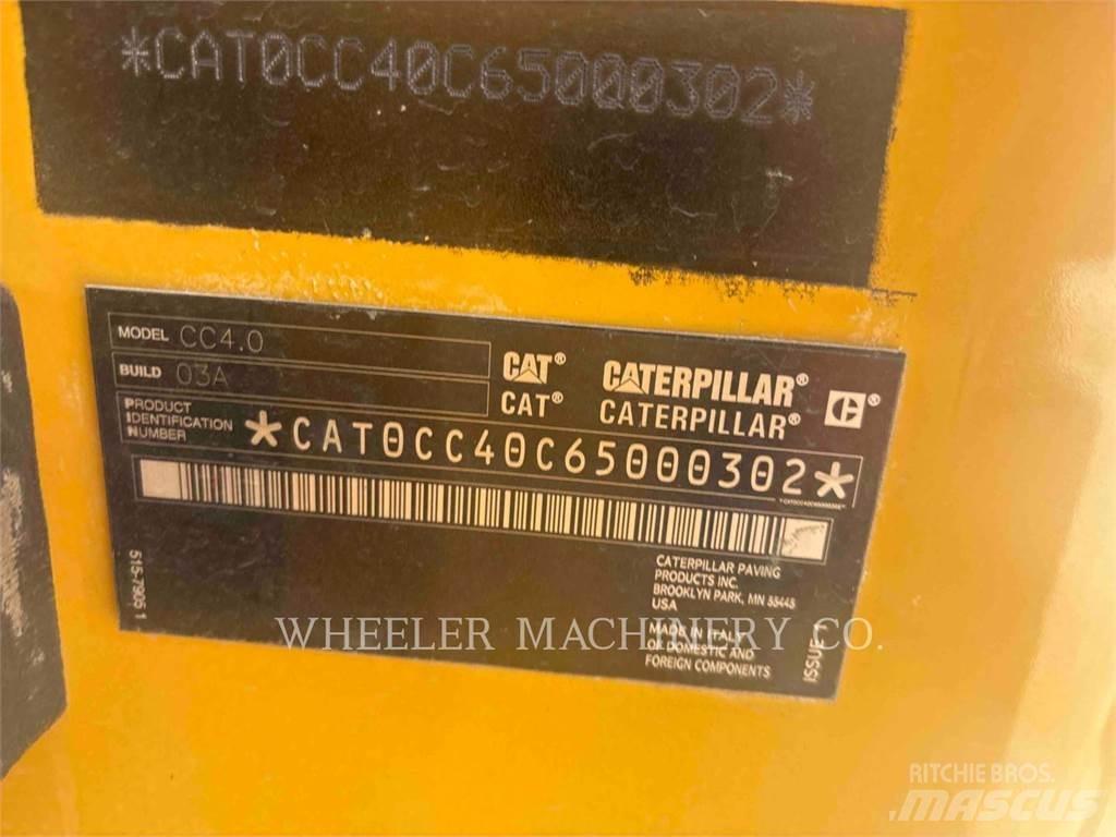 CAT CC4.0 复合式压路机