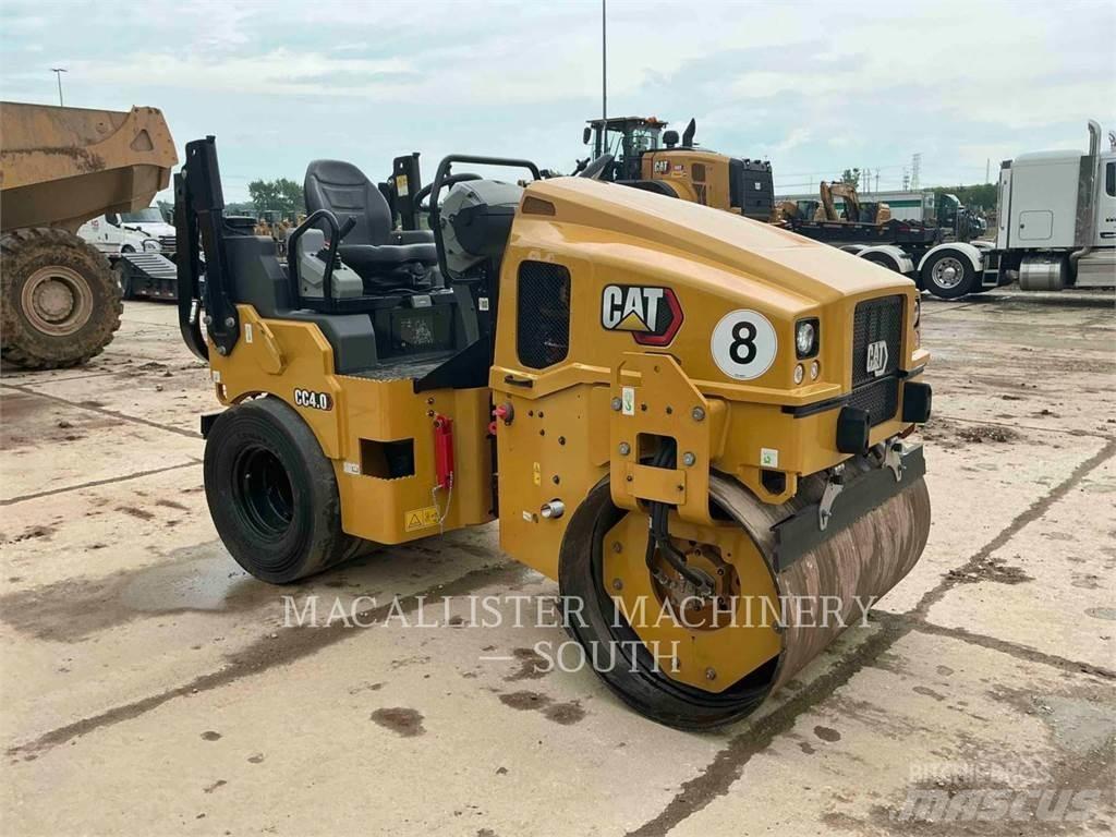 CAT CC4.003 复合式压路机