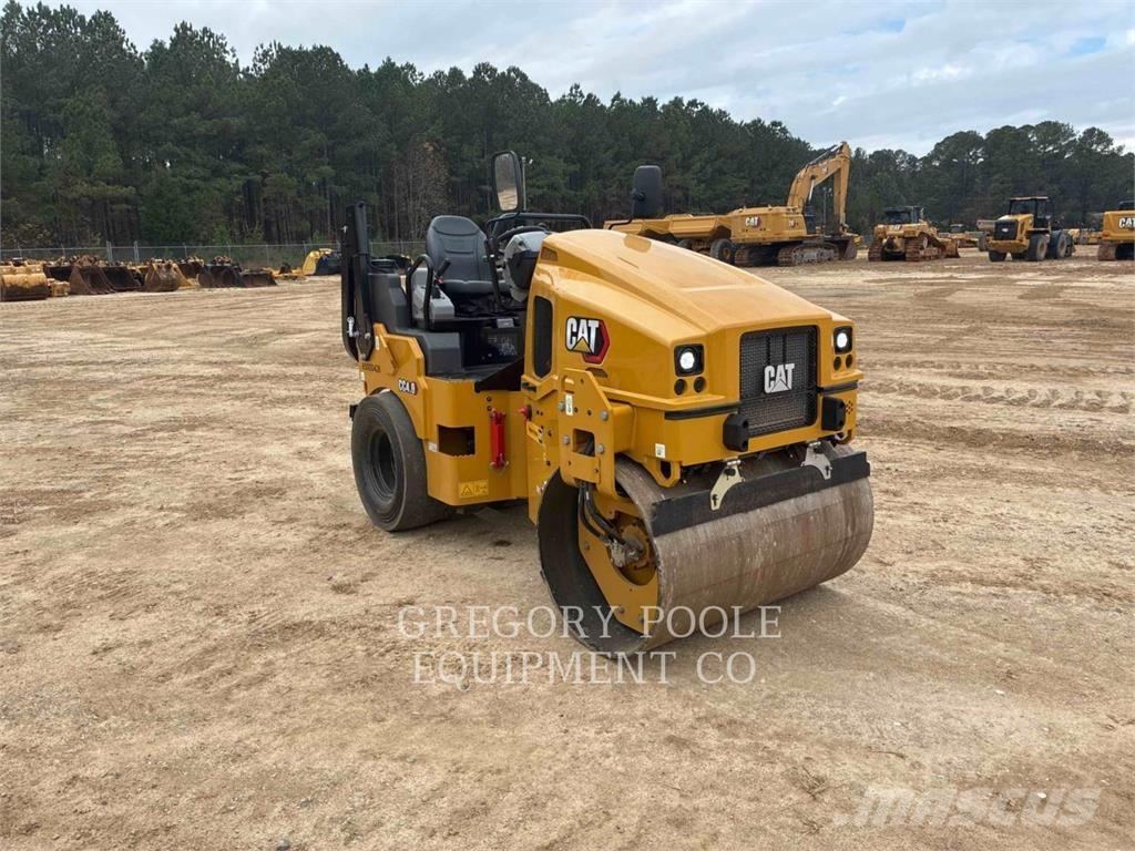 CAT CC4.003 复合式压路机