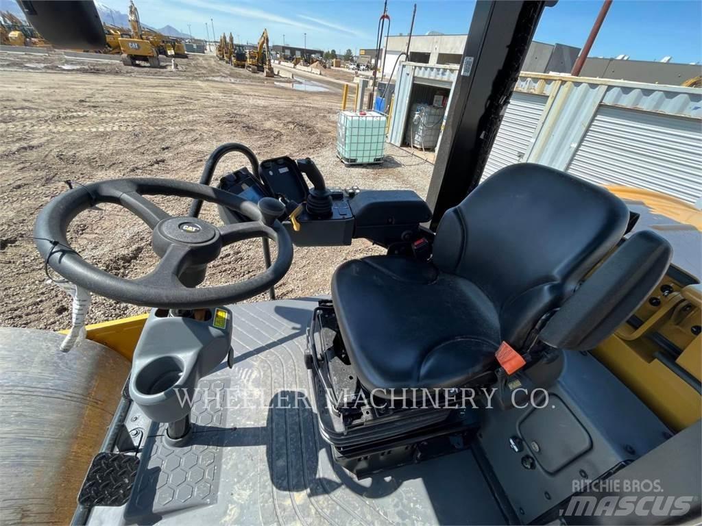 CAT CCS9 双轮压路机