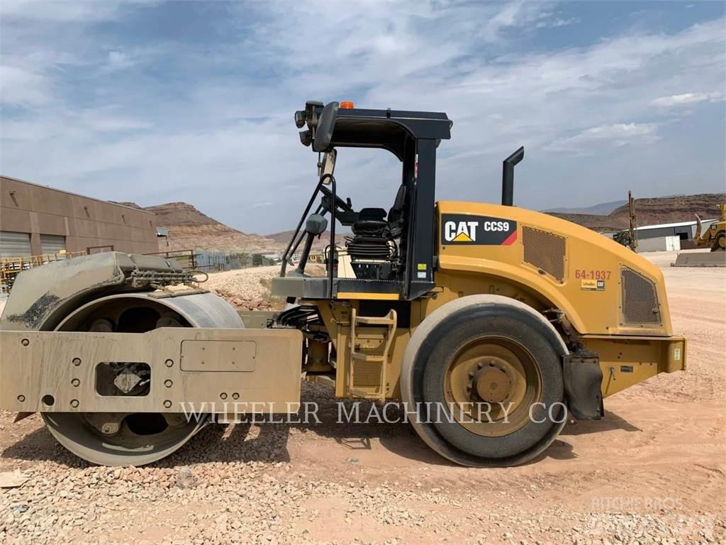 CAT CCS9 双轮压路机