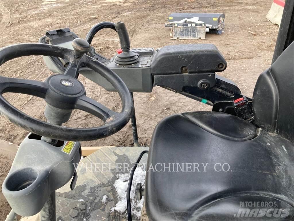 CAT CCS9 双轮压路机