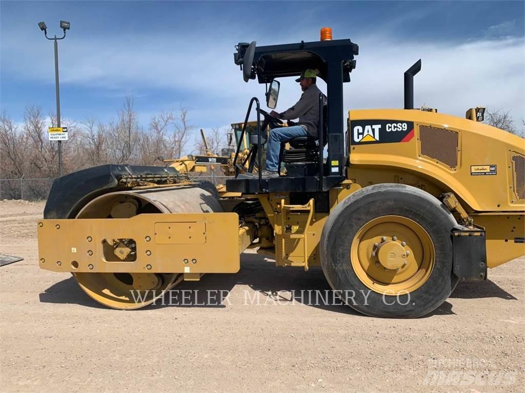 CAT CCS9 双轮压路机