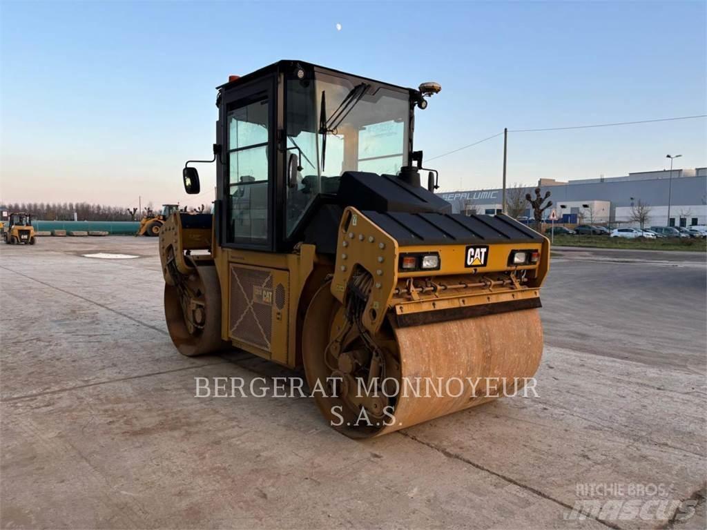 CAT CD10 土壤压实机