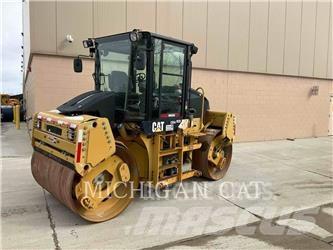CAT CD54 双轮压路机