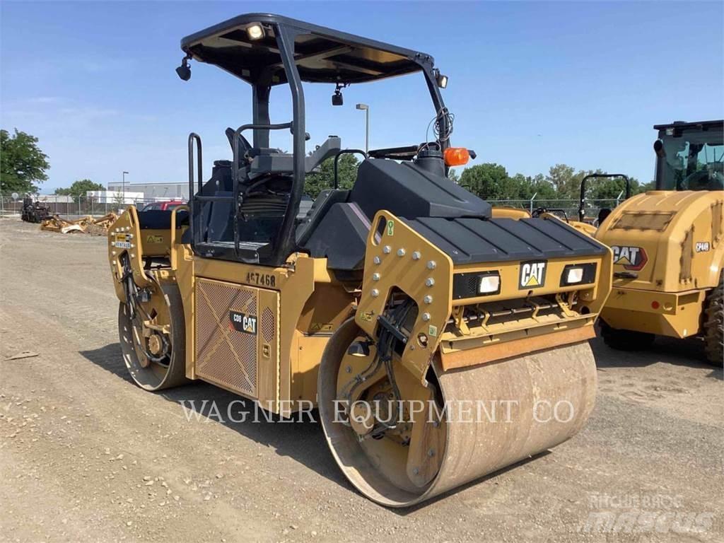 CAT CD8 土壤压实机