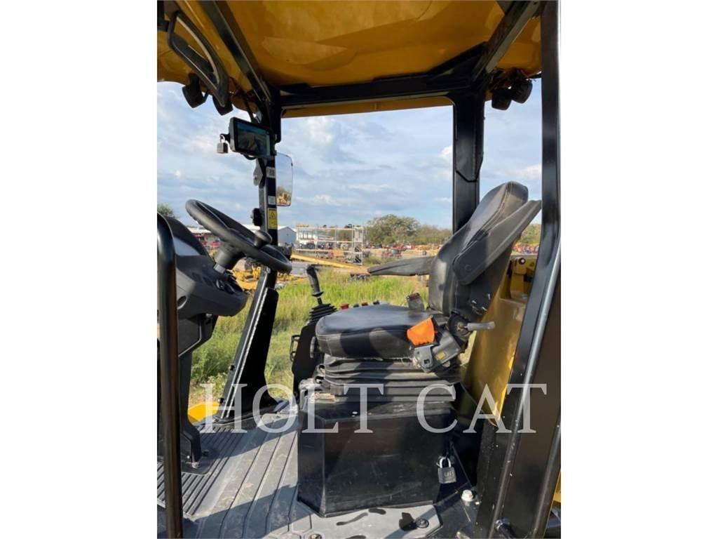 CAT CP11GC 单轮压路机