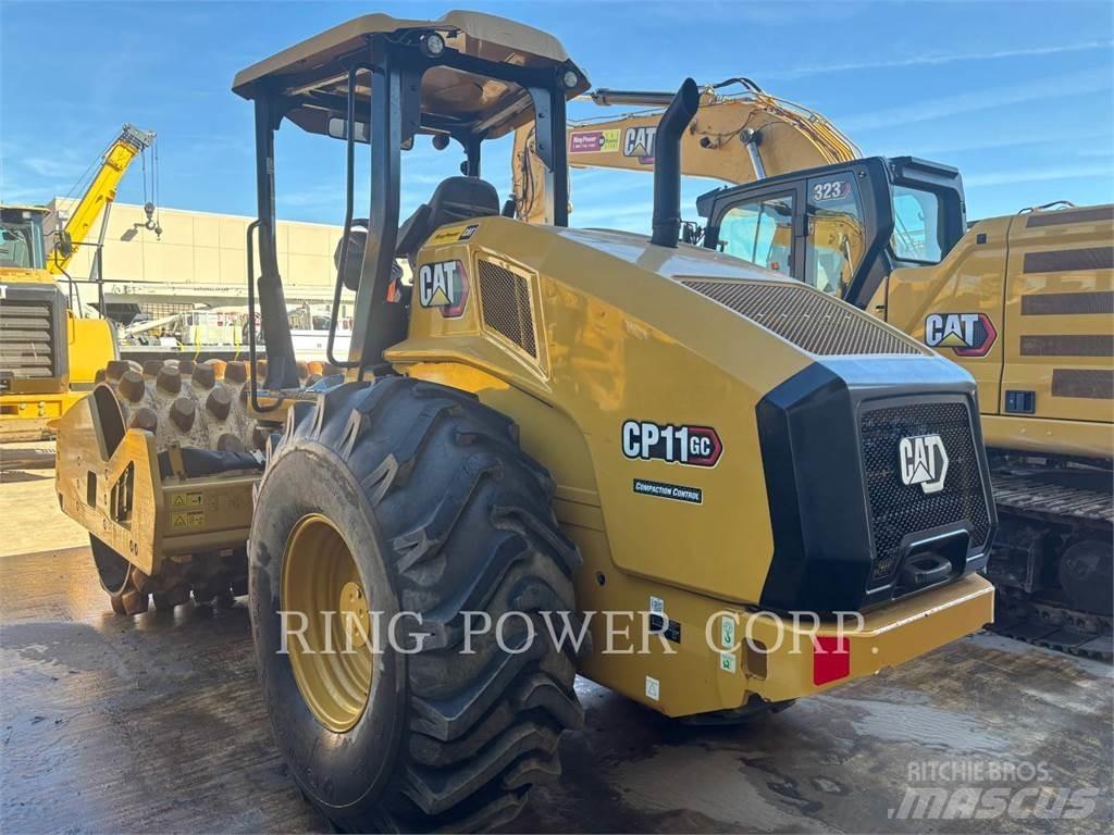 CAT CP11GC 双轮压路机