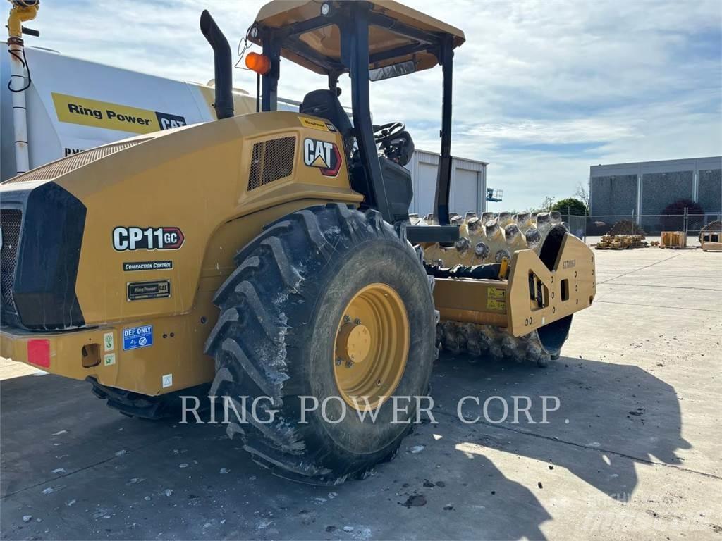 CAT CP11GC 双轮压路机