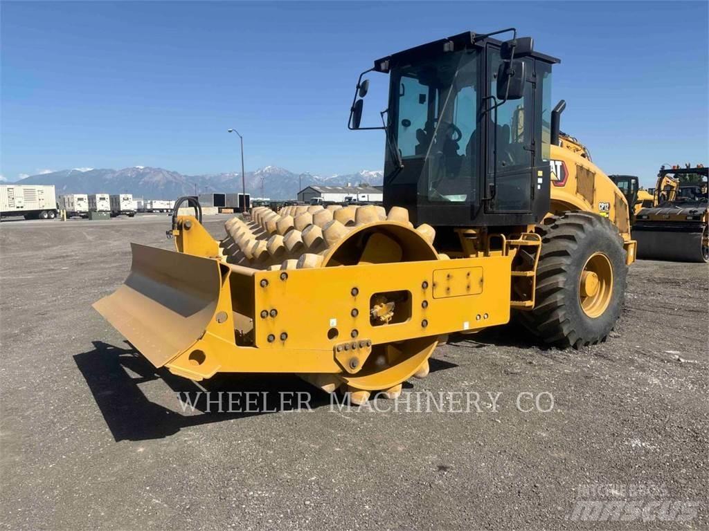 CAT CP12 单轮压路机