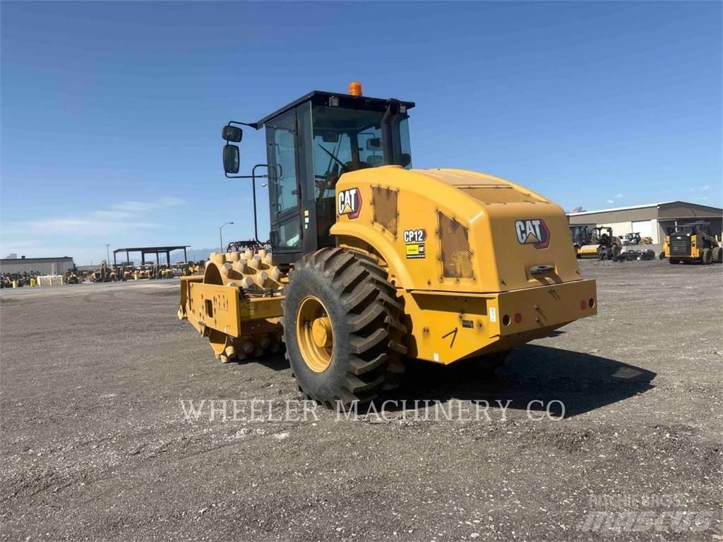 CAT CP12 单轮压路机