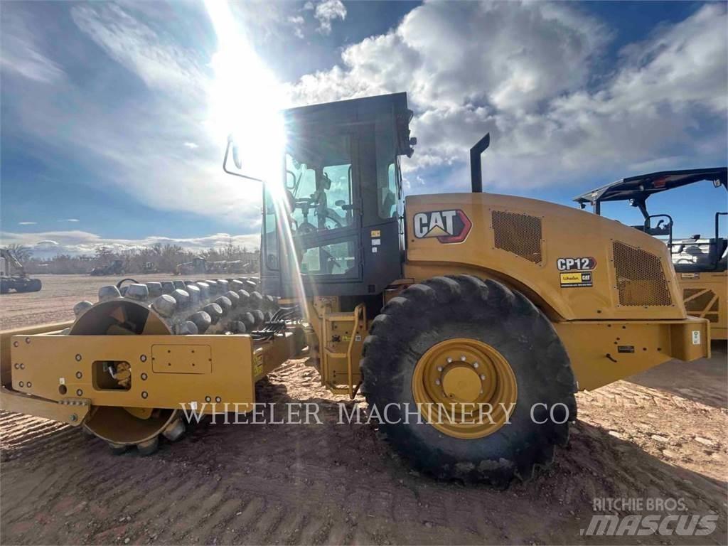 CAT CP12 单轮压路机