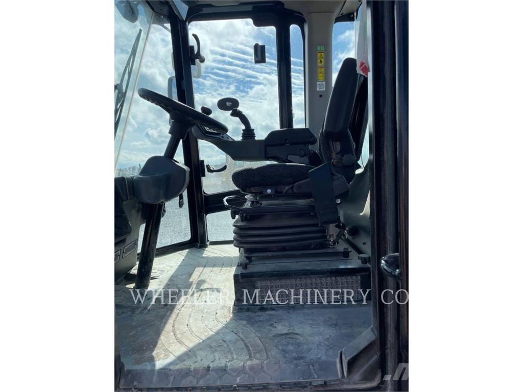 CAT CP12 单轮压路机