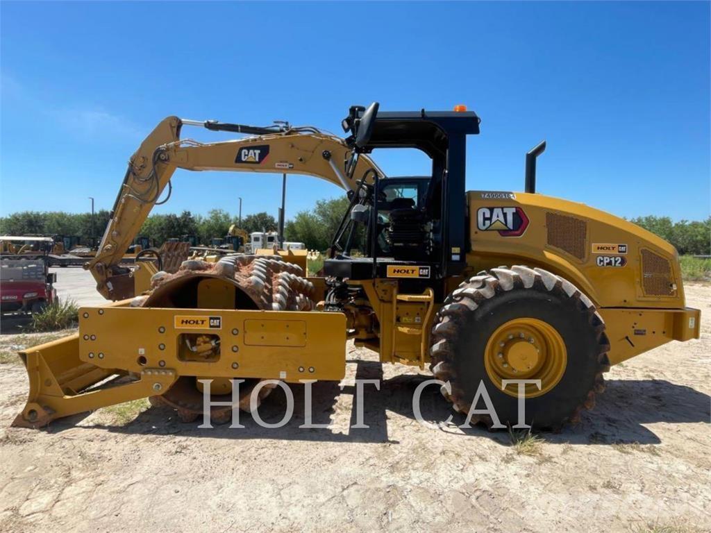 CAT CP12 单轮压路机