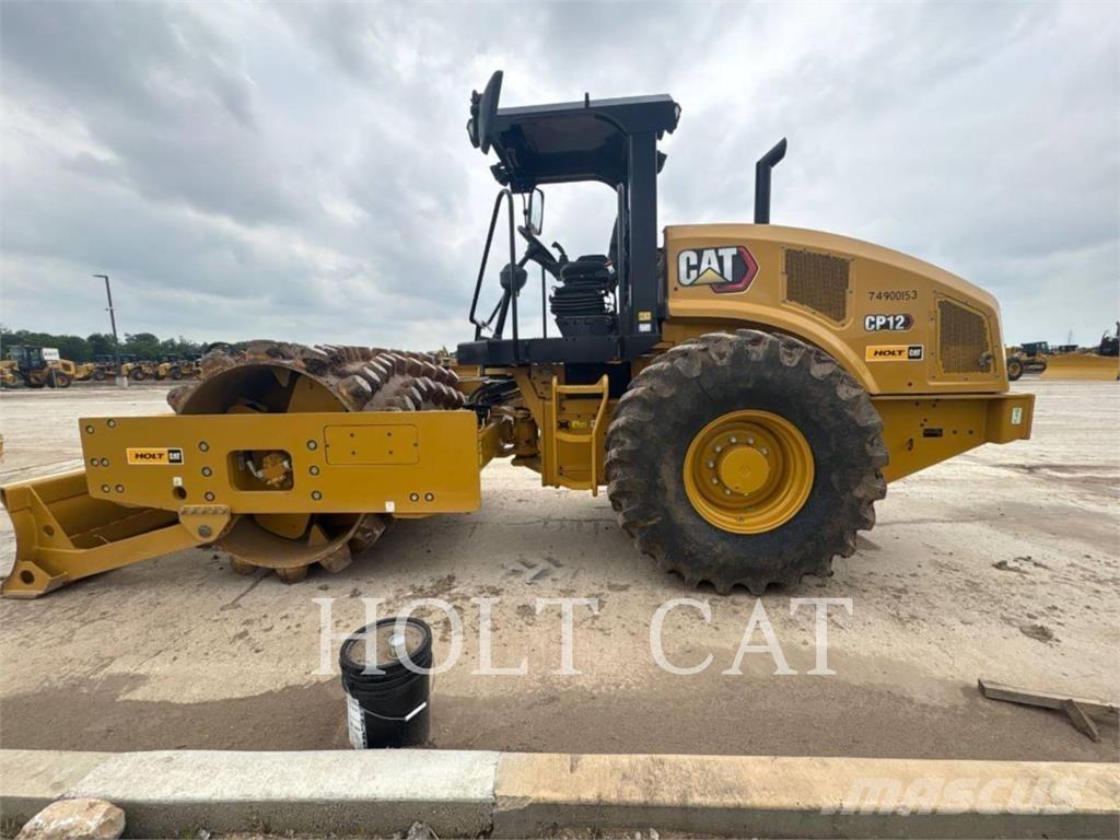 CAT CP12 单轮压路机