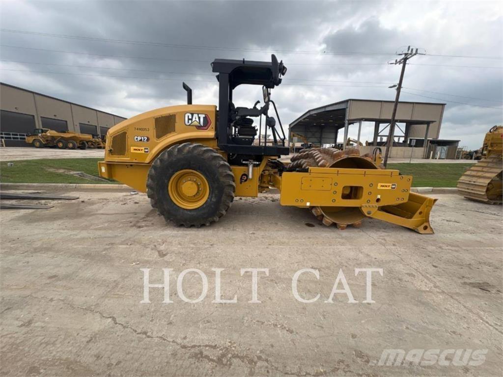 CAT CP12 单轮压路机