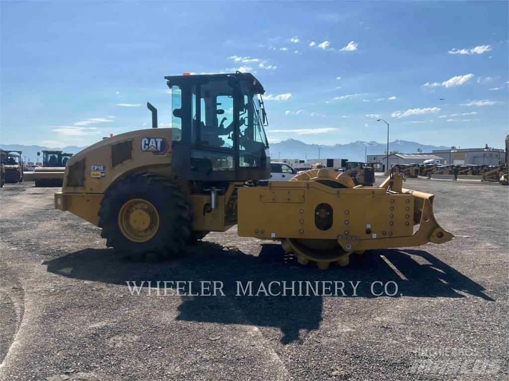 CAT CP16 单轮压路机