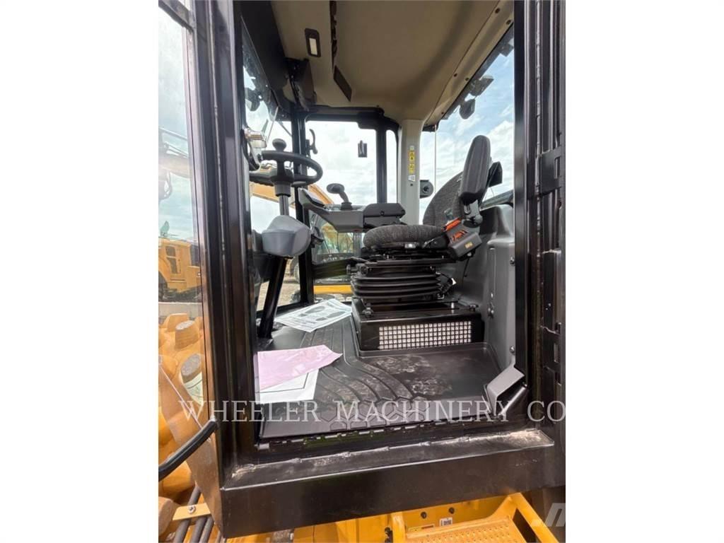 CAT CP16 单轮压路机