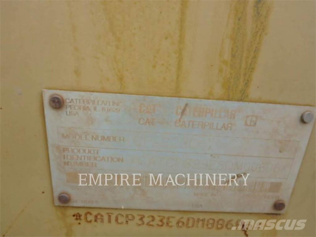 CAT CP323C 单轮压路机