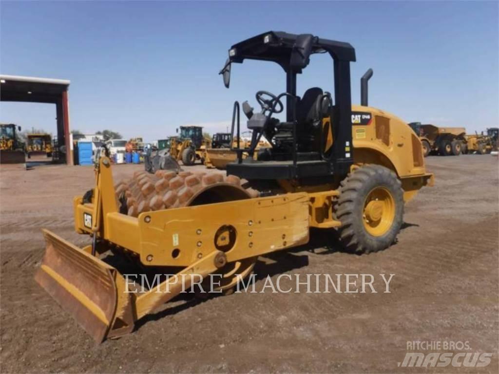 CAT CP44 单轮压路机