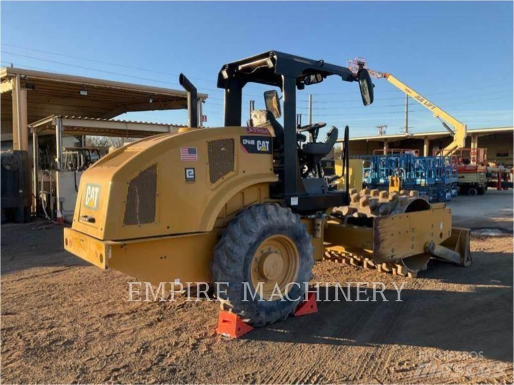 CAT CP44B 单轮压路机