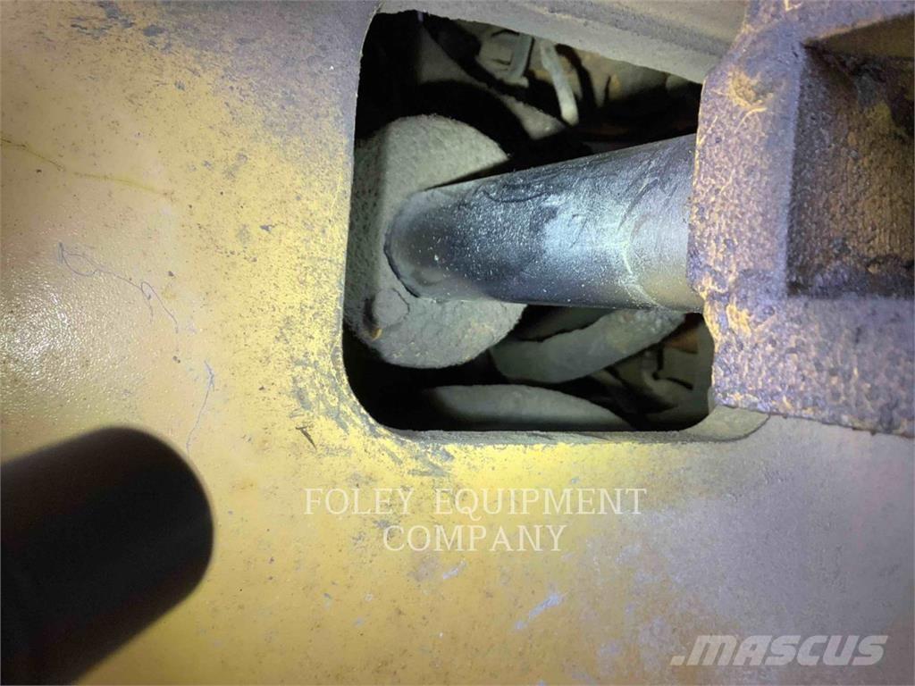 CAT CP563D 单轮压路机