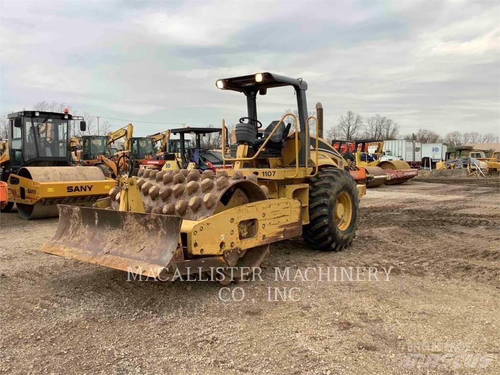 CAT CP563E 单轮压路机