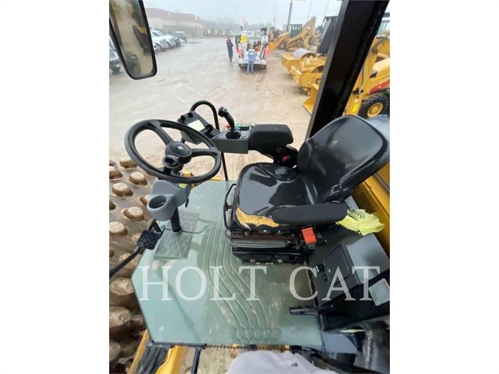 CAT CP56B 单轮压路机