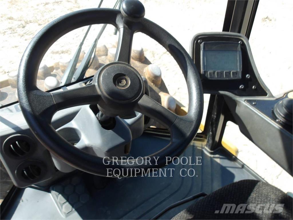 CAT CP56B 单轮压路机