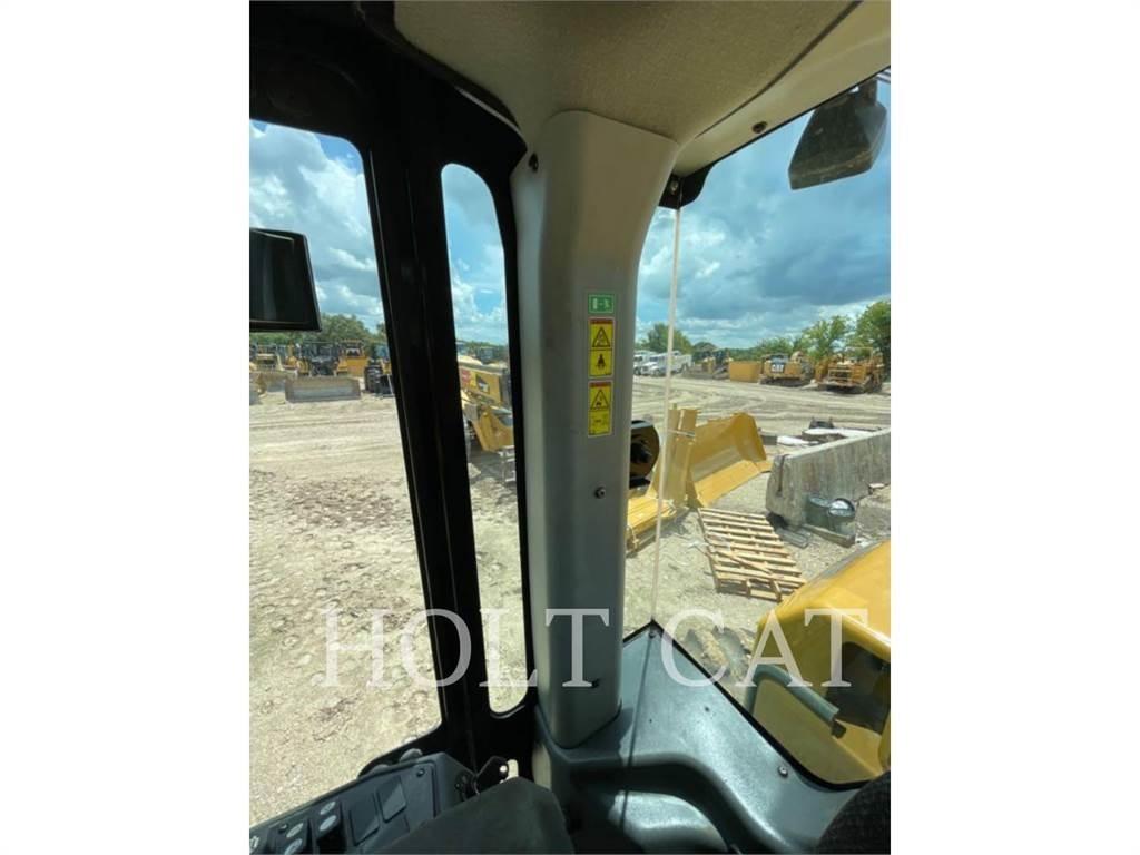 CAT CP56B CAB 单轮压路机