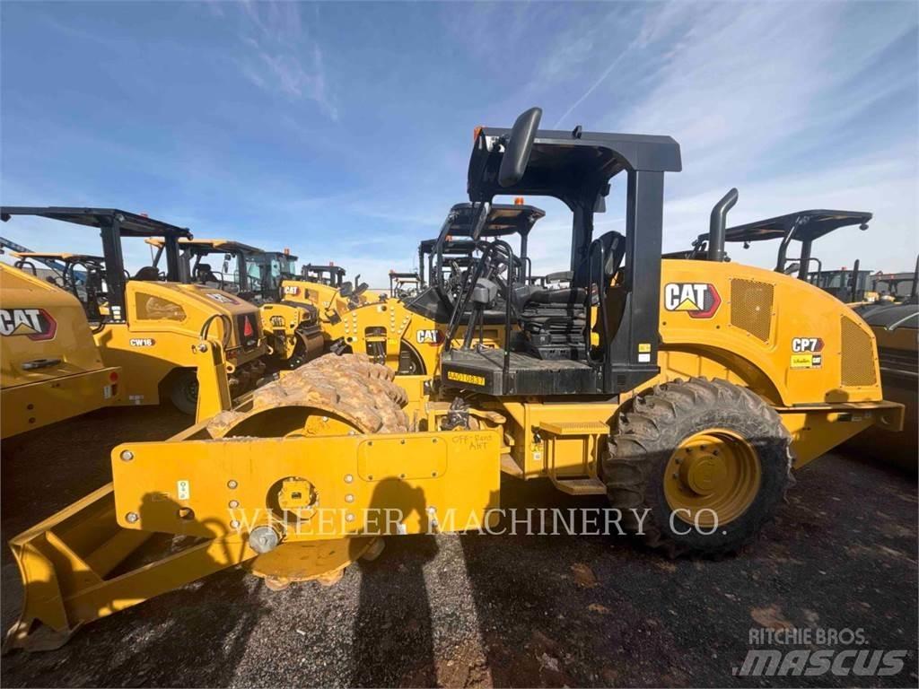 CAT CP7 单轮压路机