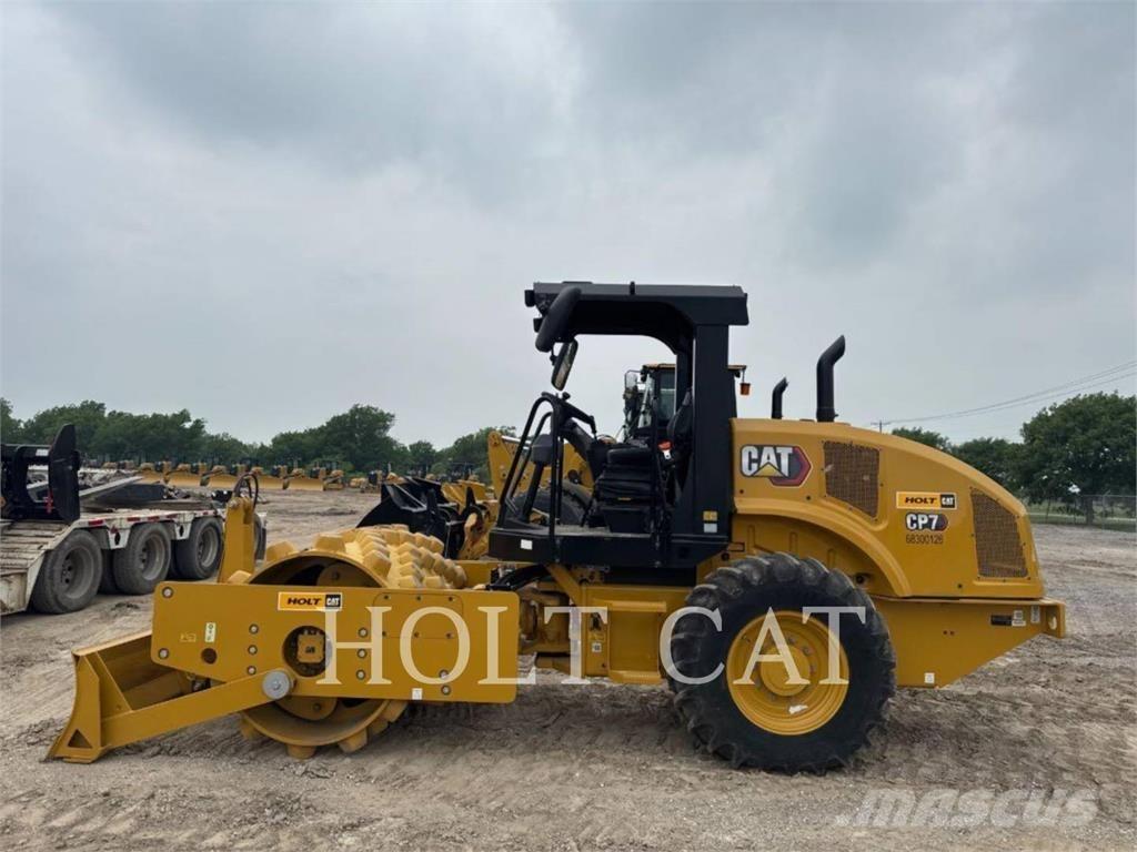 CAT CP7 单轮压路机